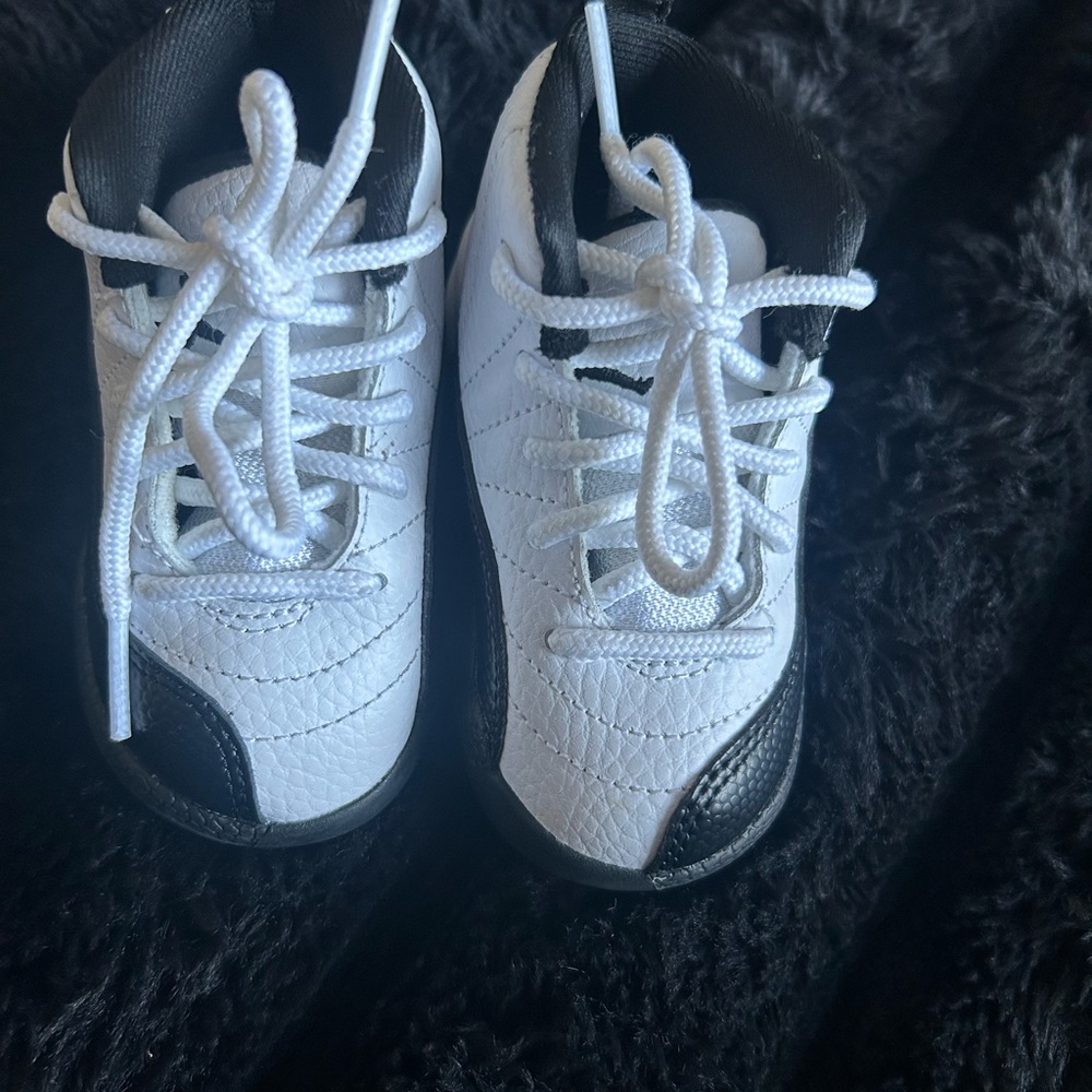 Jordan Kids White & Black Lace-Up Sneakers - Youth